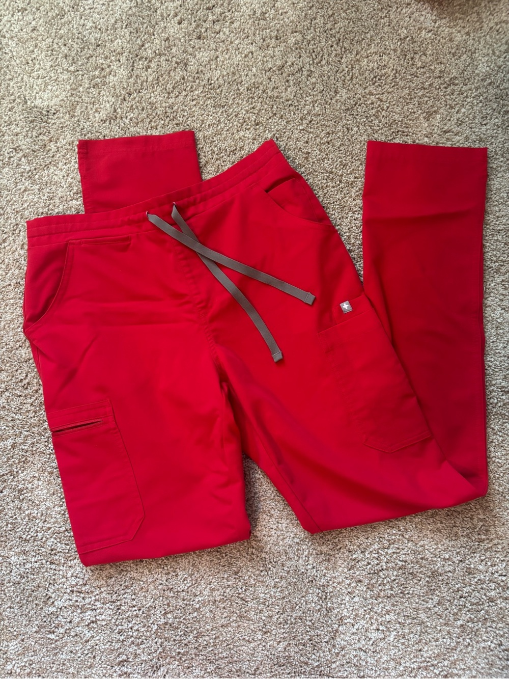 Figs Technical Collection Pop Red 9 Pocket Straight Leg Scrub Pant Small Tall